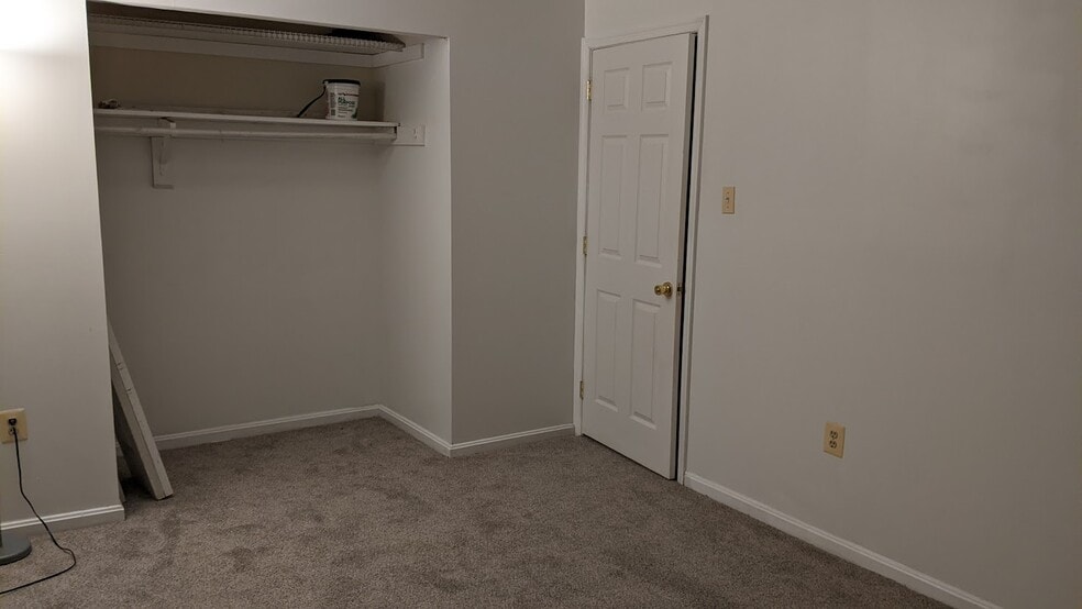Midsize Bedroom B - 46824 Flower Dr