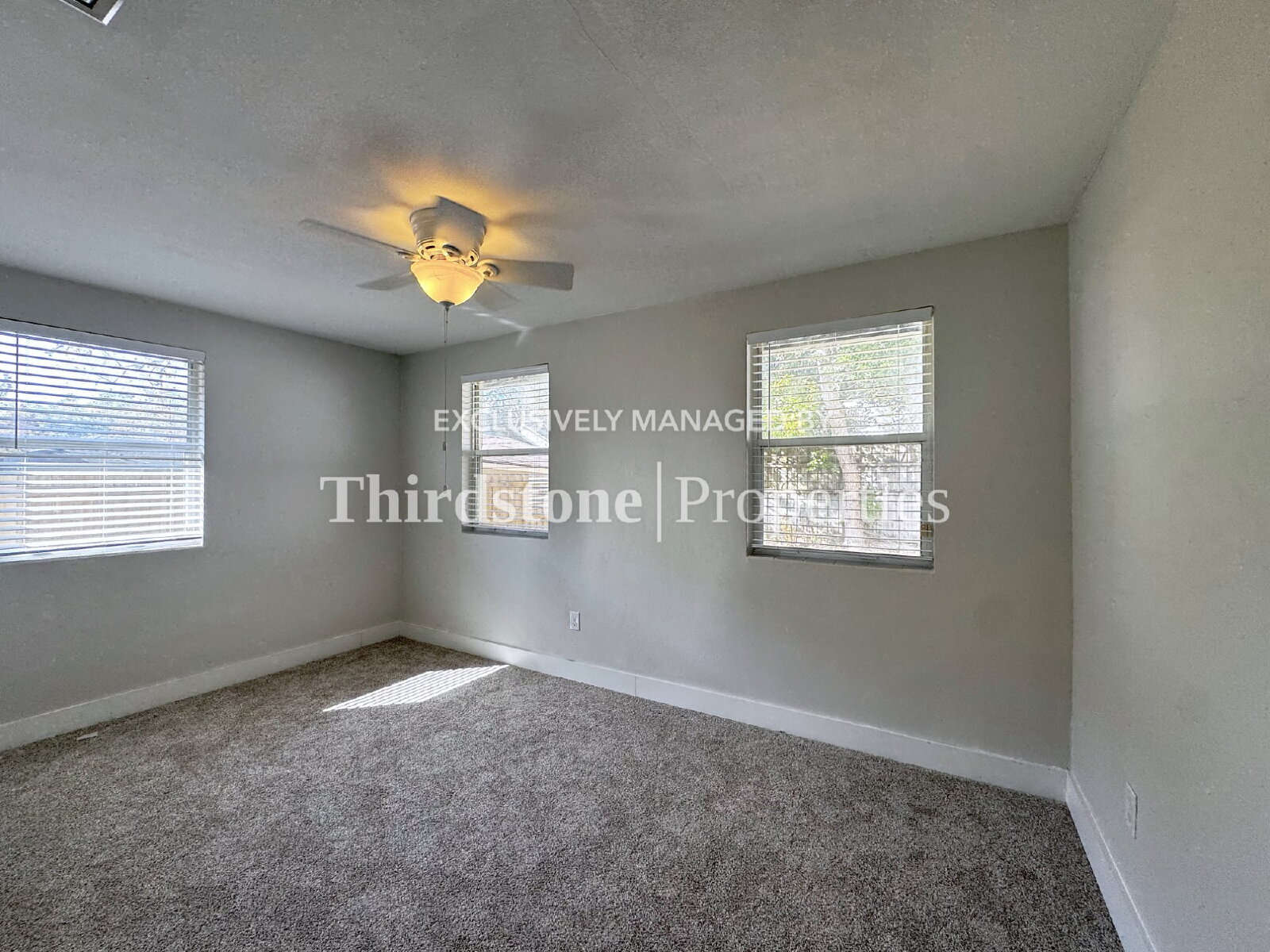 Building Photo - 2855 Lydia St