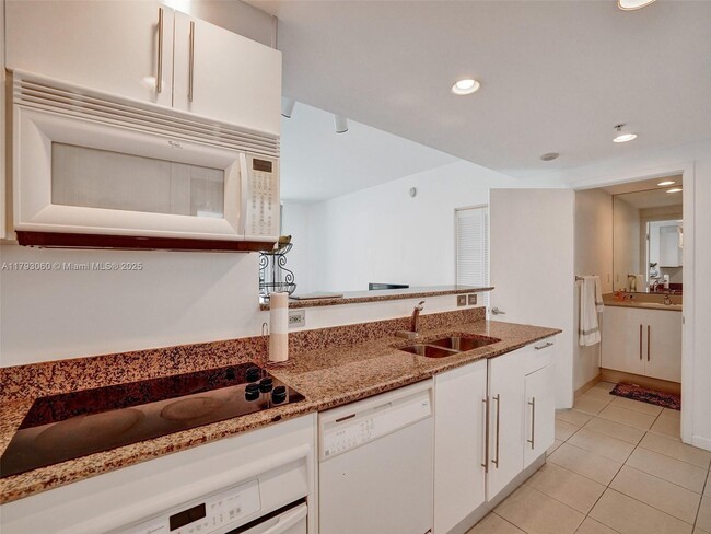Building Photo - 325 S Biscayne Blvd