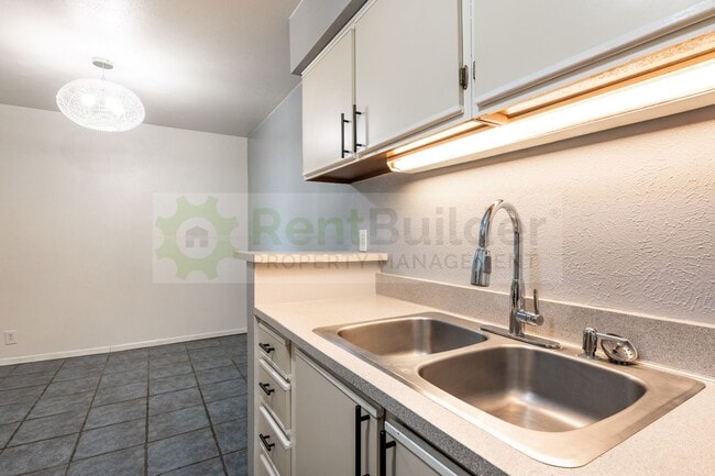 Building Photo - **ALL UTILITIES ARE INCLUDED!!  REDUCED PRICE FOR MAY!