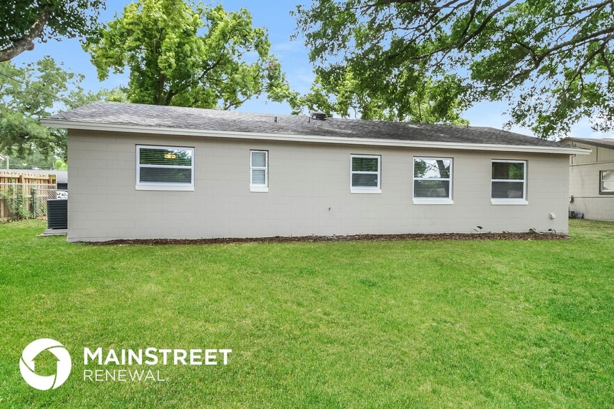 Building Photo - 1547 Gayle Ridge Dr