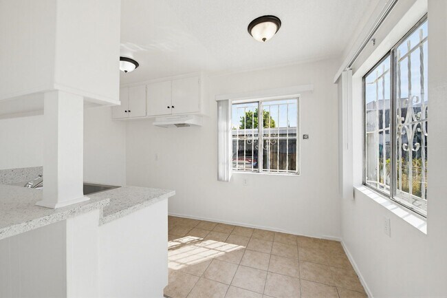 Building Photo - 1224 Normandie Ave