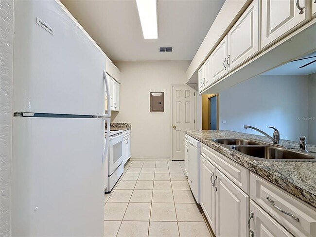 Building Photo - 704 Eagle Pond Dr