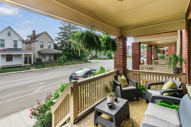 Front Porch - 1141 Summit St