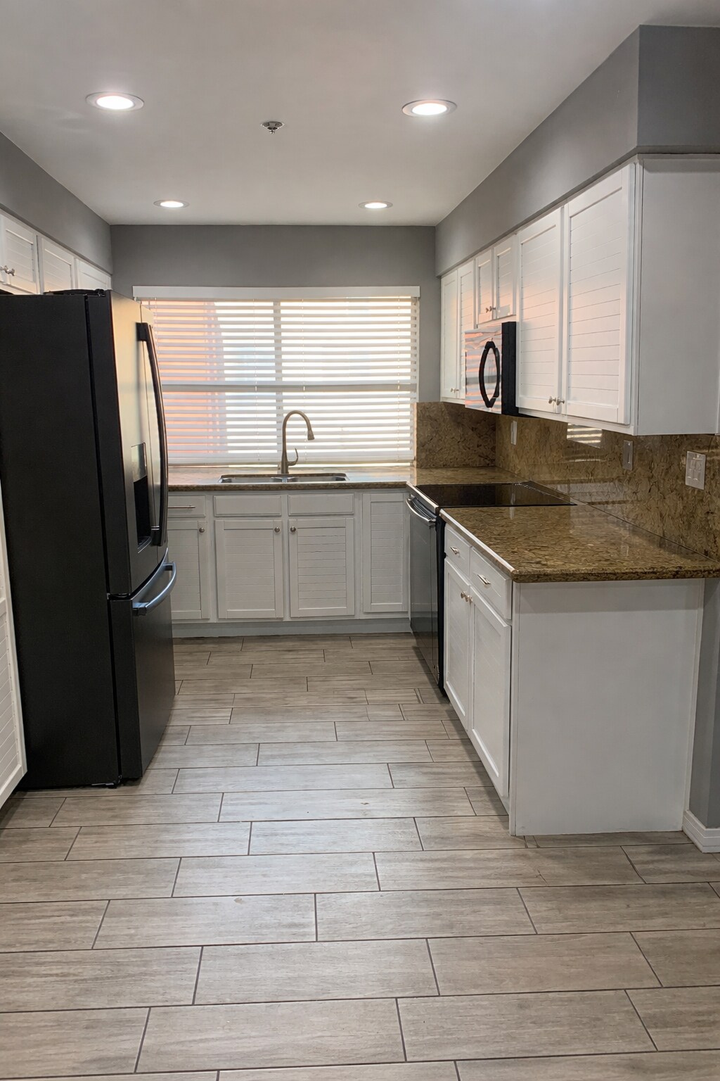 Kitchen - 154 W 5th St