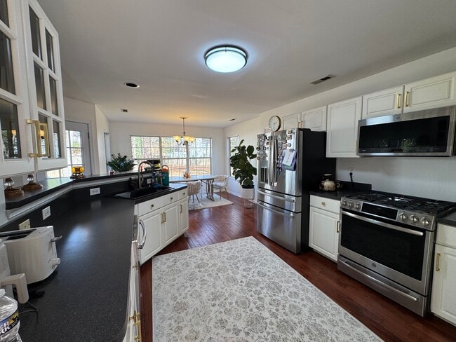 Building Photo - 4233 Rosewood Ct