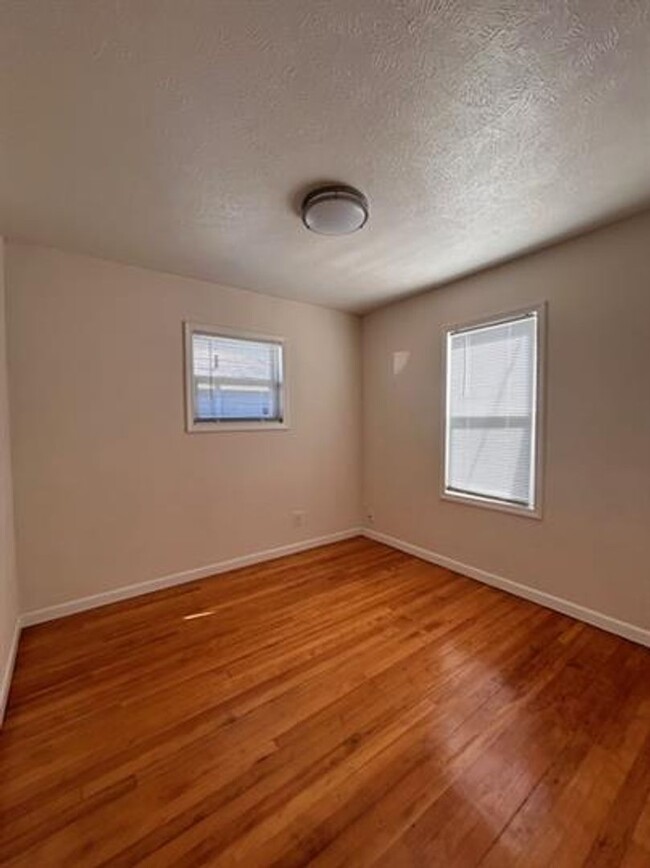 Building Photo - Single Family Home on Spokanes North Side!!