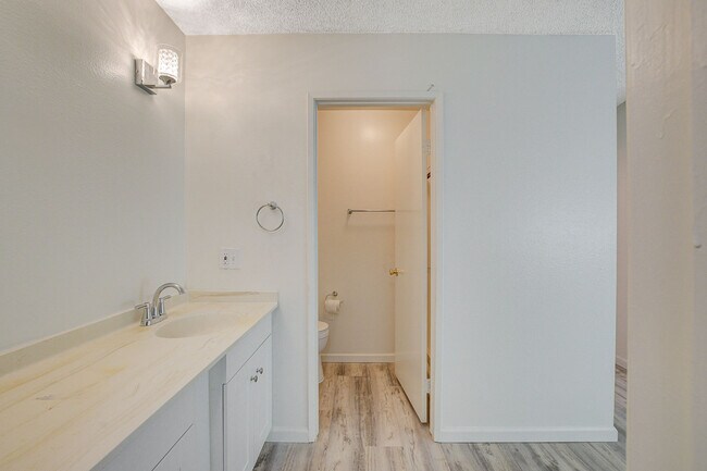 Building Photo - 2809 Northam St