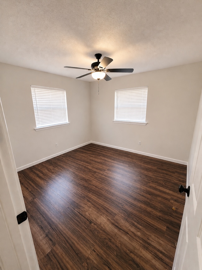 Building Photo - Beautiful 3BD/2BA