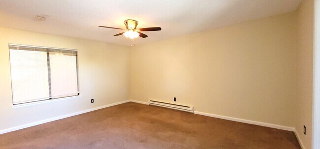 Building Photo - Large one bedroom one bath ground-floor unit with patio.