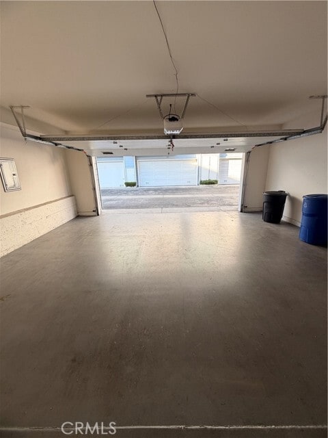 Building Photo - 2800 Plaza del Amo