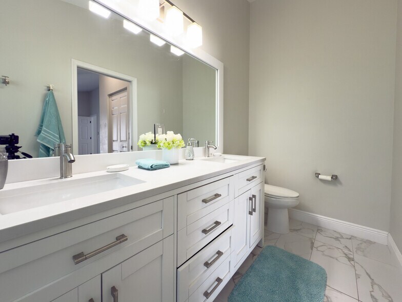 Building Photo - 12204 Sunset Point Cir
