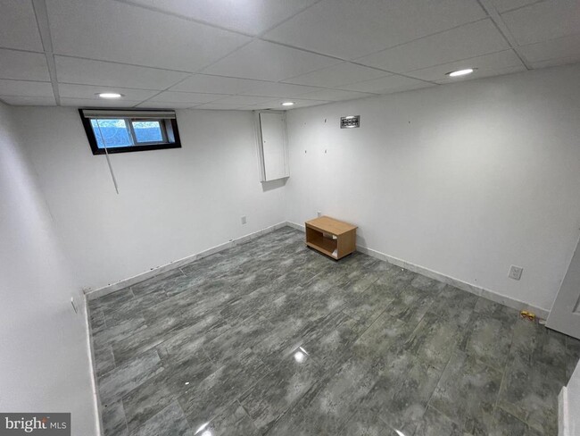 Building Photo - 6061 Munson Hill Rd