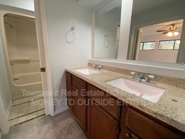 Building Photo - 501 Cypress Trace Dr