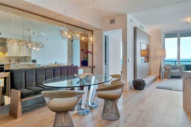 Building Photo - 100 South Pointe Dr