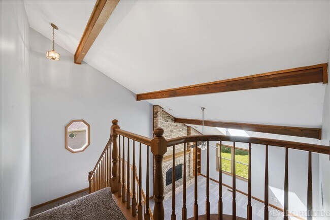 Building Photo - 13 Saddlewood Ct