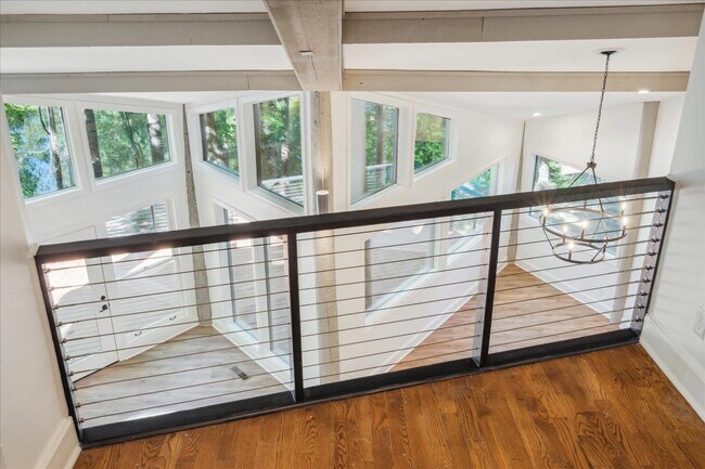 Building Photo - 439 Barbara Ln