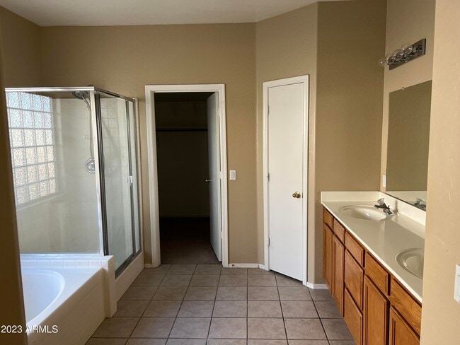 Building Photo - 21167 E Lords Wy