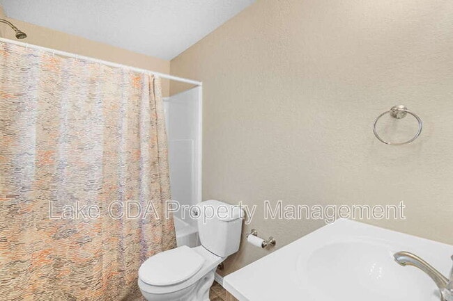 Building Photo - 1613 E Park Ln