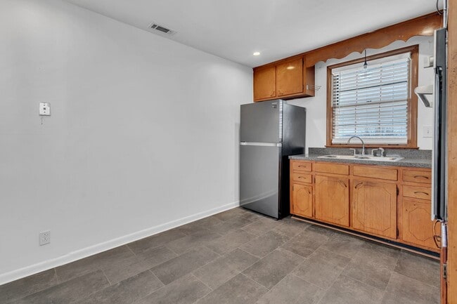 Building Photo - Bordeaux - $500 off first month rent special. 3 BR 1 Bath home, covered parking, basement, renova...