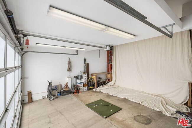 Building Photo - 11215 Sunset Blvd