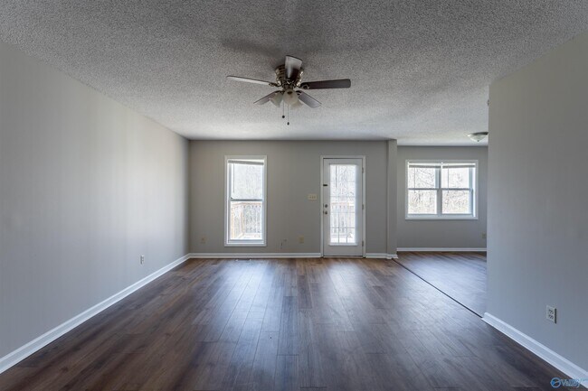 Building Photo - 114 Carnegie Loop