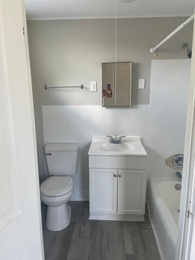 Building Photo - Oakland827