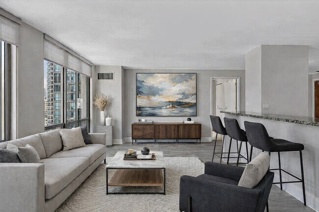 Building Photo - 2 E Erie St