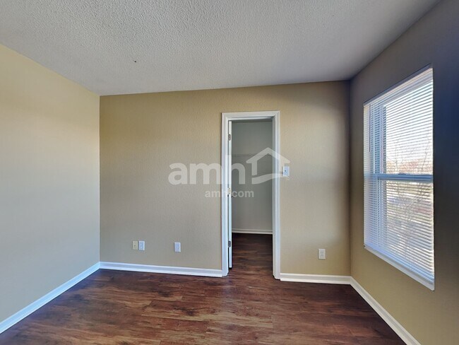 Building Photo - 7927 Newhall Way