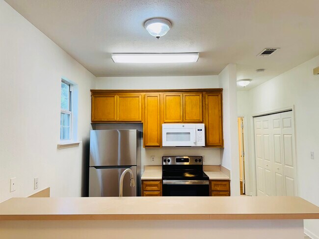 Building Photo - 924 Ashburn Dr