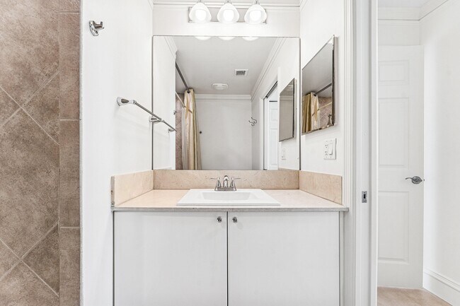 Building Photo - 233 S Federal Hwy