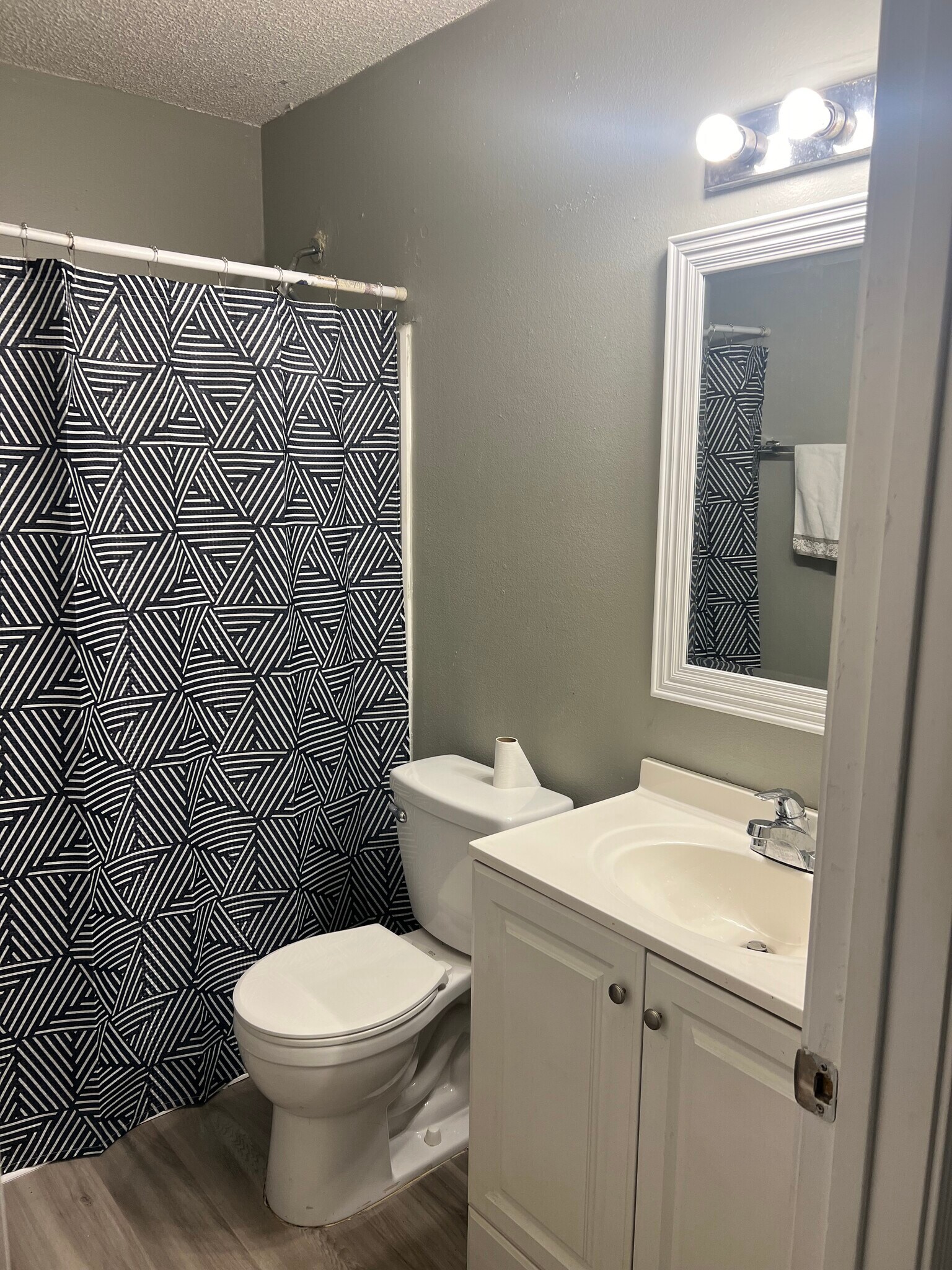 Building Photo - 2312 Tina Dr