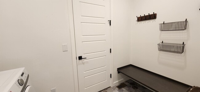 Building Photo - 1513 Zephyr Way