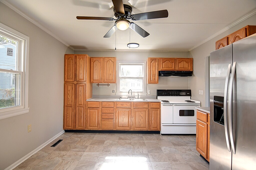 Building Photo - 2665 Elmore Dr