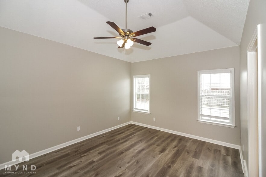 Building Photo - 10172 Lynham Dr