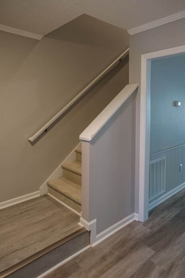 Building Photo - 2BR/2.5BA Condo w/ Community Pool in Simsponville!