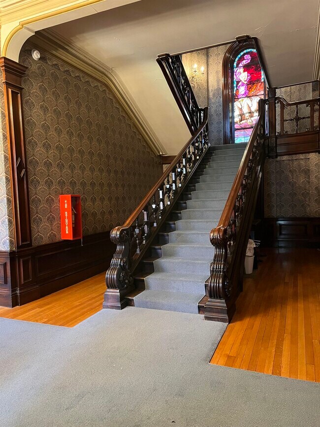 Building Photo - 241 Middle Street
