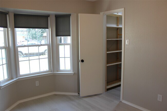 Building Photo - 1210 Three Forks Dr