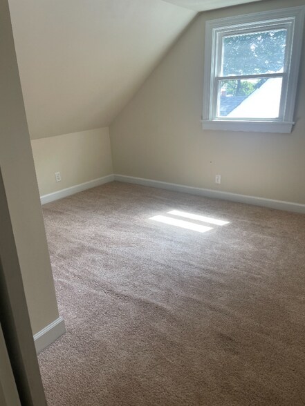 Building Photo - 3107 Scott St