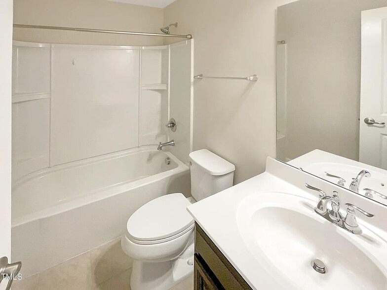 Building Photo - Room in Townhome on Journey Pl
