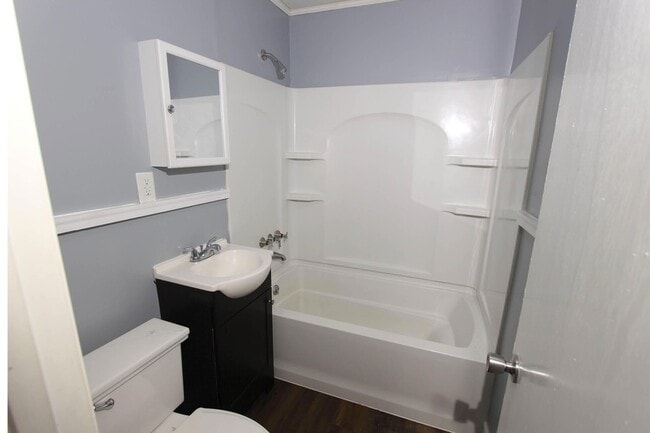 Building Photo - 934 Bluebird Rd