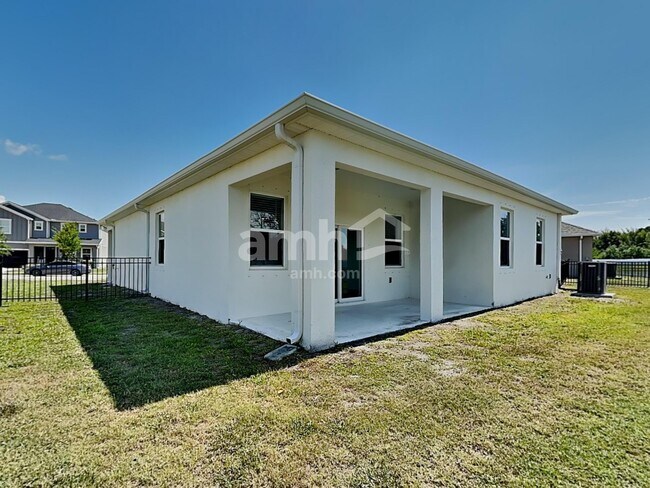 Building Photo - 327 Pine Terrace Dr