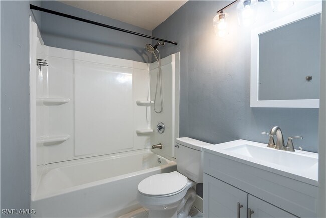 Building Photo - 2591 47th Terrace SW