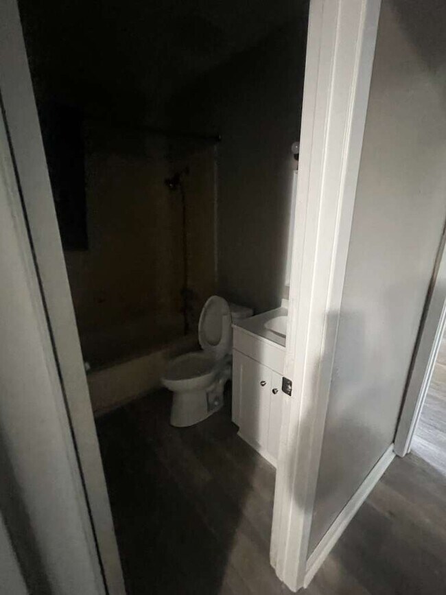 Building Photo - 10405 Riverbend Cir