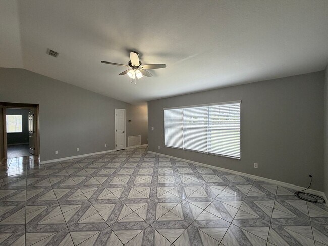 Building Photo - Morriston - 19 ACRE HIDDEN GEM!! **Won't Last**