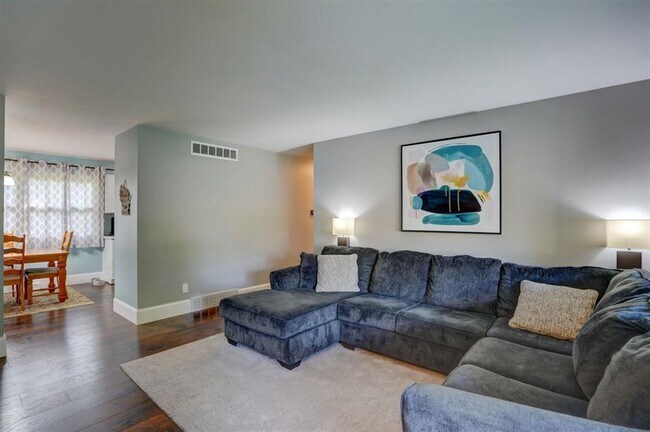 Building Photo - 5519 Leanne Ln