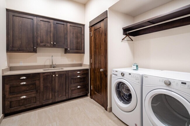 Building Photo - 4 Lodgeside Wy