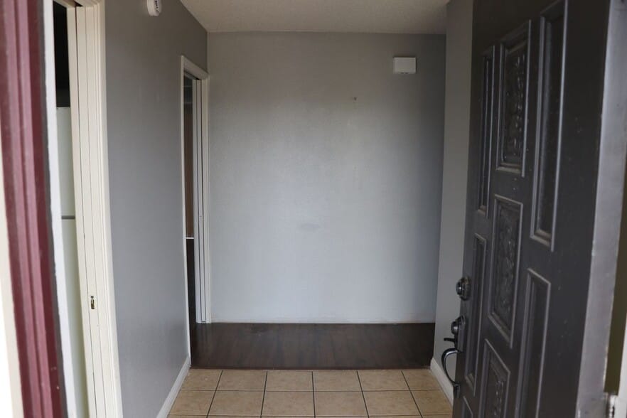 Building Photo - 7864 Newhall Ave