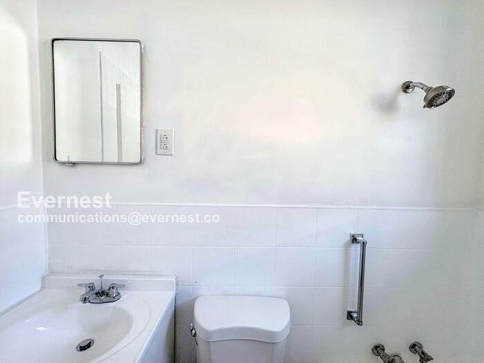 Building Photo - 417 62nd St