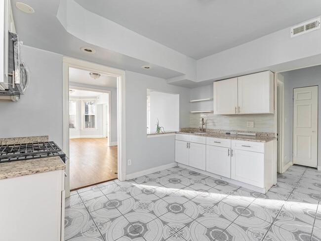 Building Photo - 1521 Grove Ave